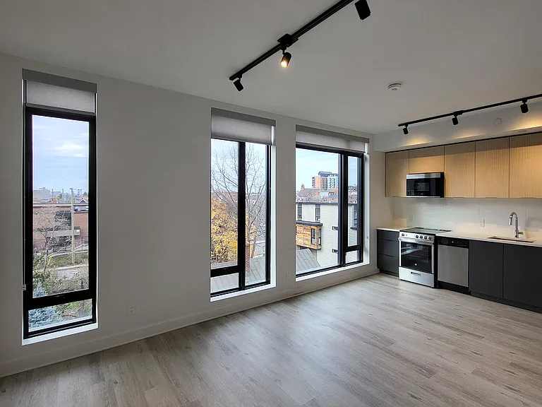 444 Bronson Ave — Photo 5