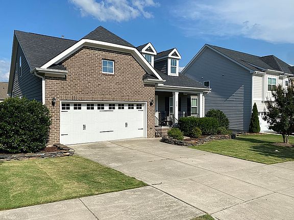 3rd image of 424 Kings Glen Way