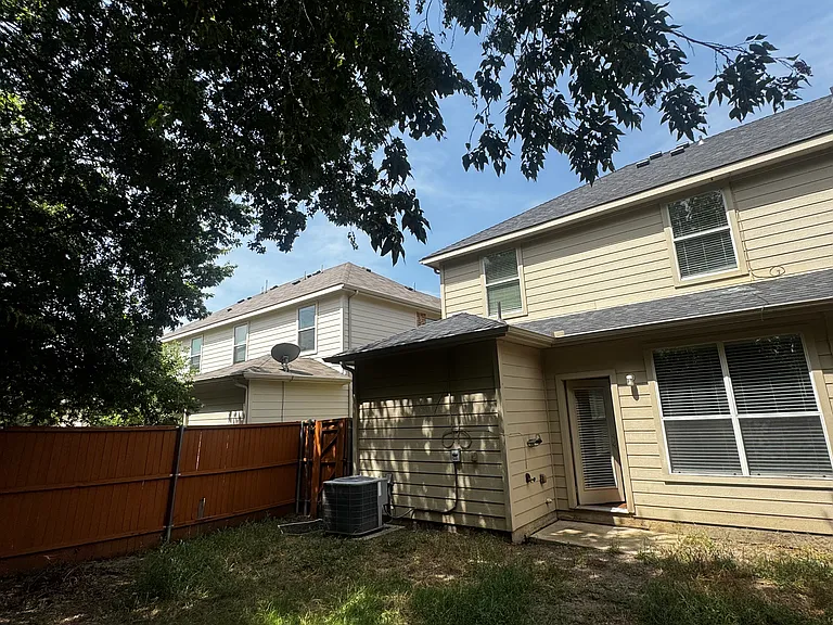 380 Woodgrove Dr #A — Photo 10