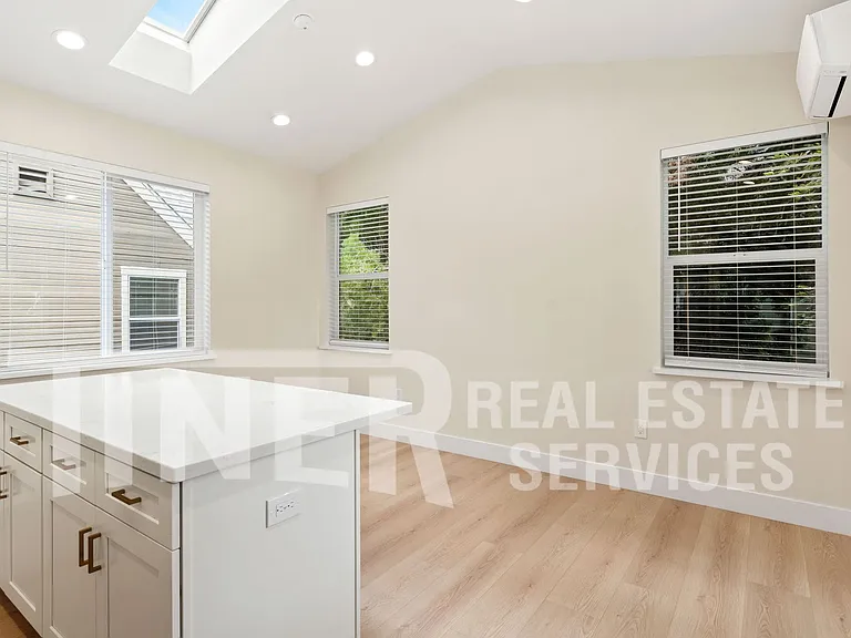 1314 Q St #5 — Photo 6