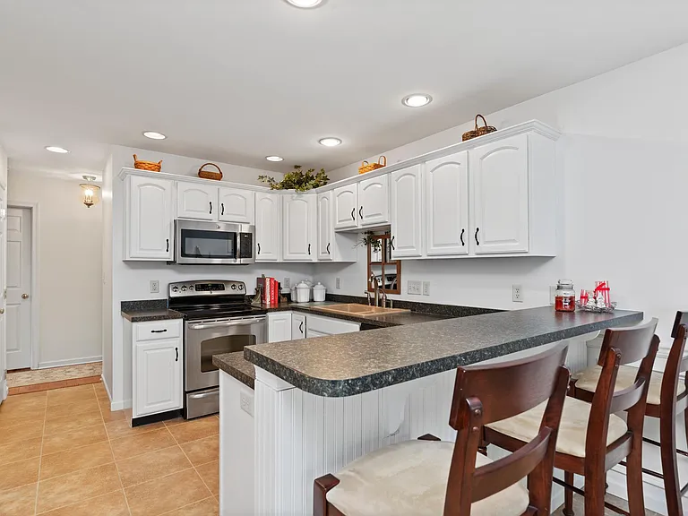 6330 Mercury Dr — Photo 15