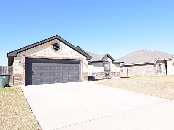 2nd image of 2411 Terry Dr