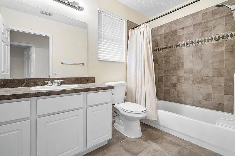 3 bed, 1592 sqft, $3,700 — Photo 4