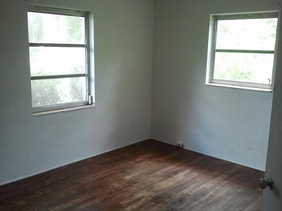 3rd image of 623 Brightwood Ave