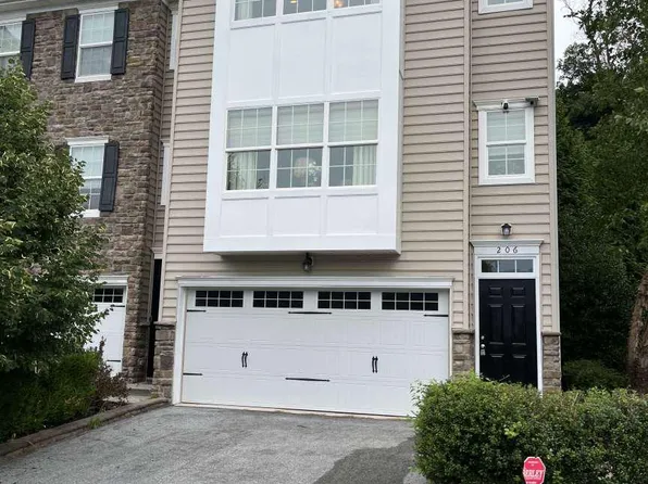 206 W General Grey Ct, Newark, DE 19702