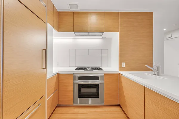 Sold by R New York | media 5