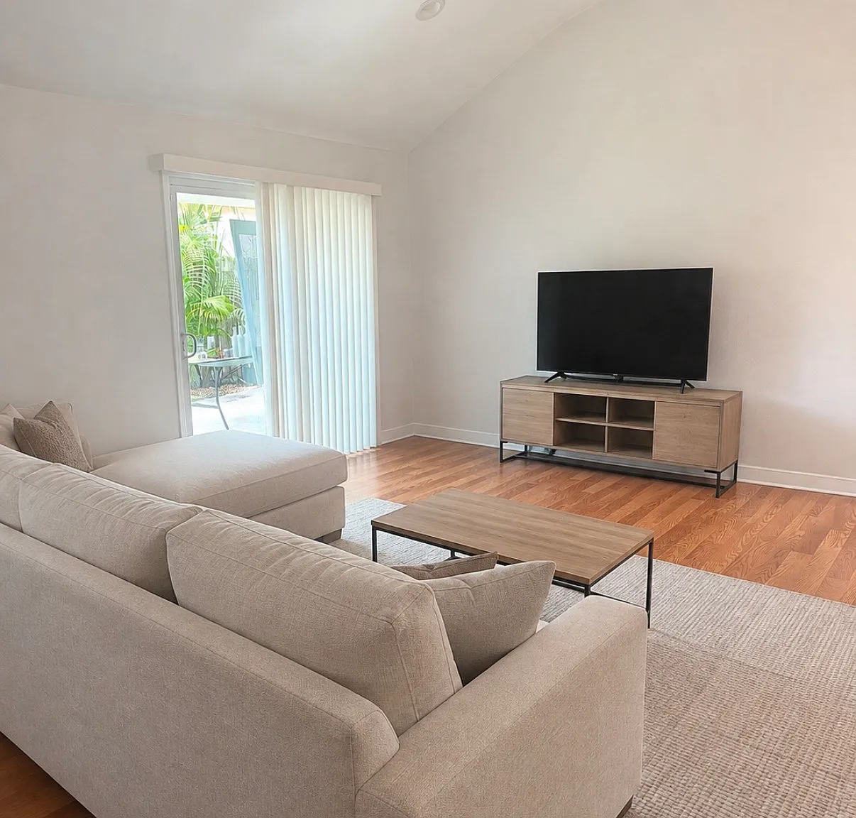 3 bed, 1560 sqft, $2,800 — Photo 2
