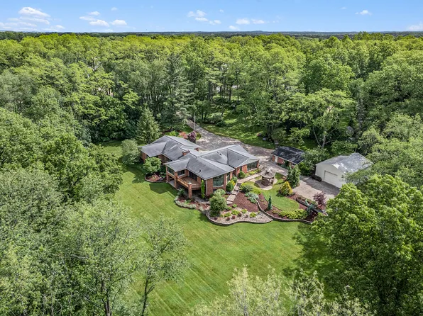 3589 Hendee Rd, Jackson, MI 49201