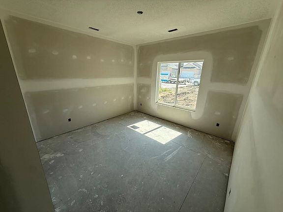 4th image of 8968 E Joshua St