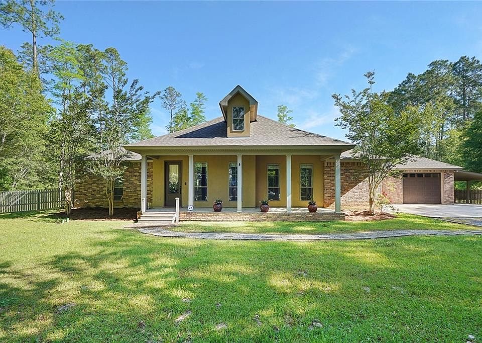 1st image of 303 Lexington Dr
