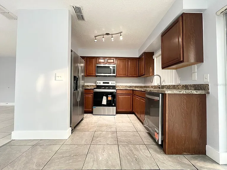 11340 Cardiff Dr — Photo 7