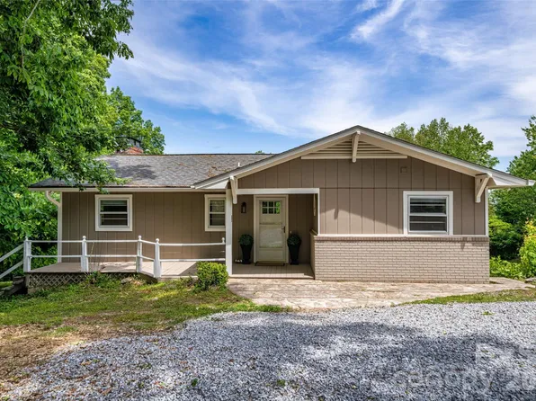 69 Milburn Ln, Hendersonville, NC 28792