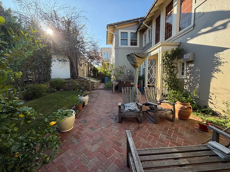 5 Santa Ana Ave — Photo 23