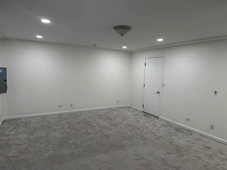 3335 Kentshire Cir — Photo 25