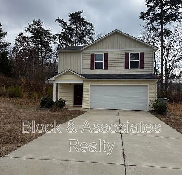 1492 Oriole Dr — Photo 2