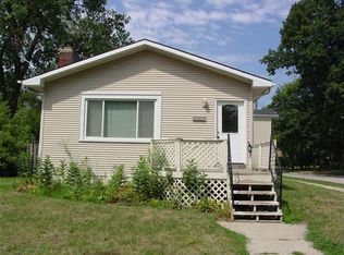 23285 Rensselaer St, Oak Park, MI 48237