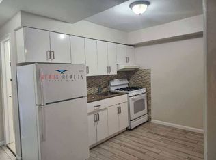 63-09 Borden Ave #1, Maspeth, NY 11378