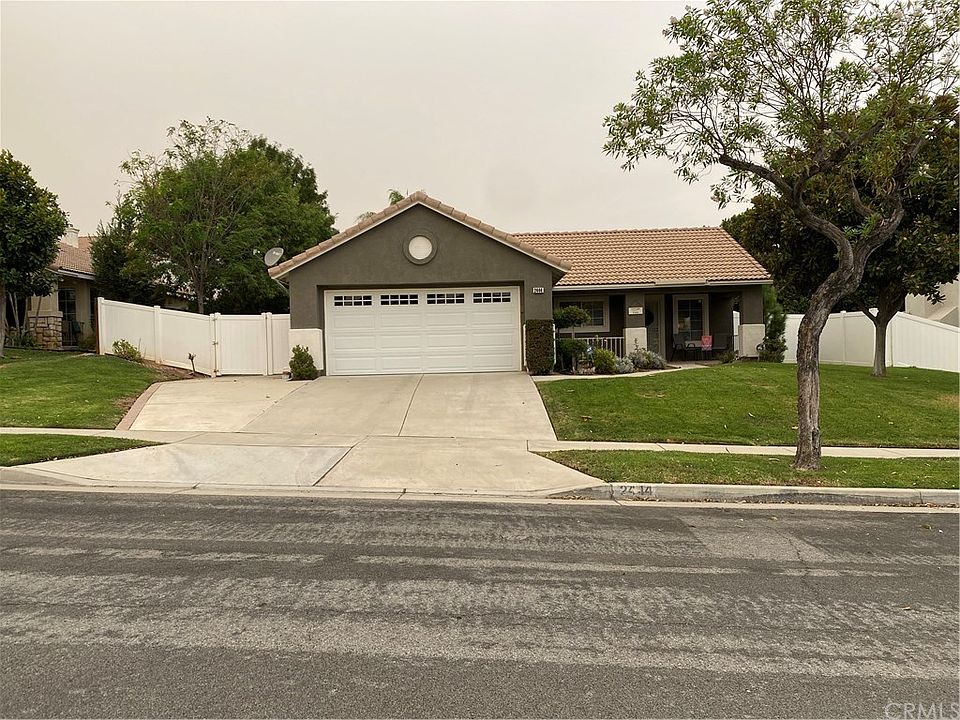 1st image of 2444 Notre Dame Cir