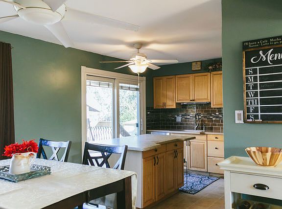 3rd image of 16422 Ozark Ave