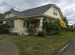 236 13th St, Raymond, WA 98577