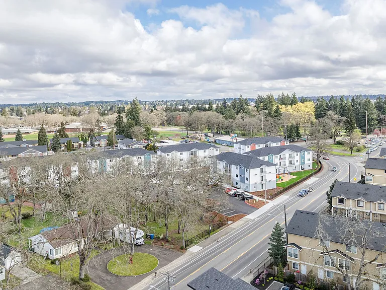 Swan Grove Apartments — Photo 16