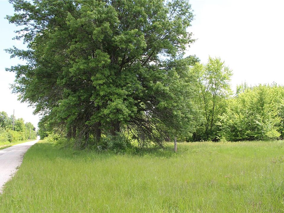 2nd image of 604 Daisy Ln