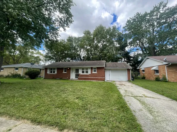 535 N Webster Cir E, Kankakee, IL 60901