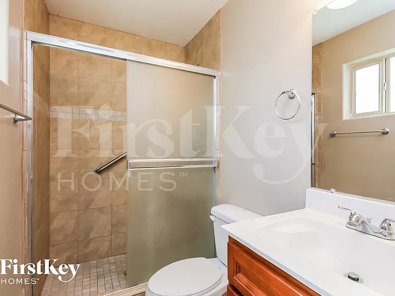 844 E 10th Ave — Photo 9