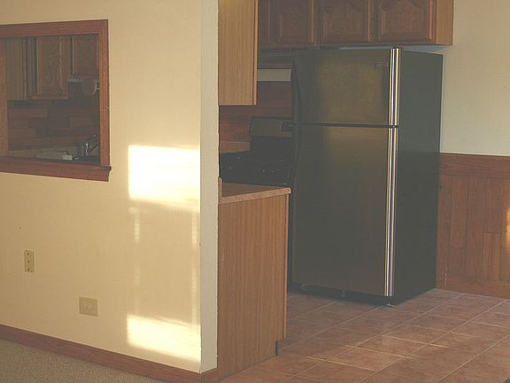 3rd image of 195 Mary Ct Unit D
