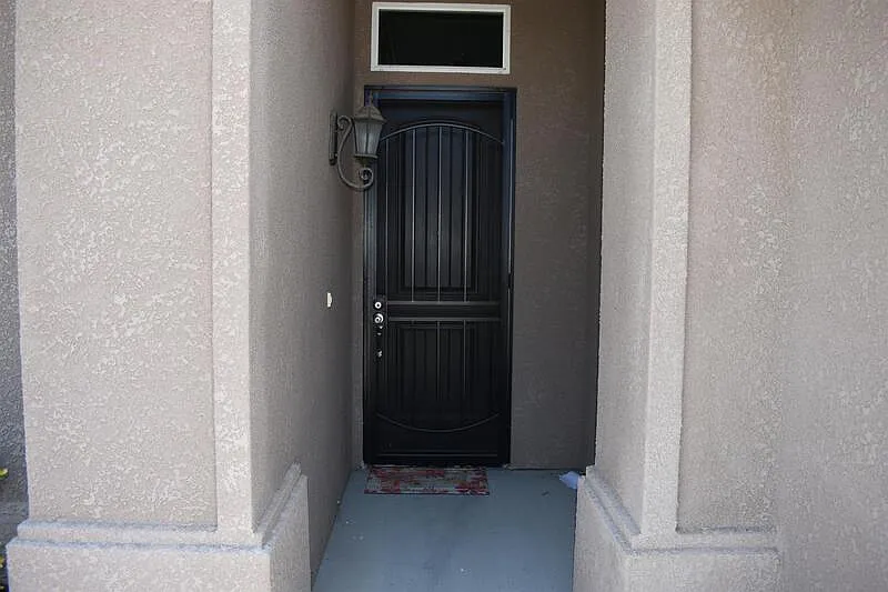 3 bed, 2.0 bath, 1446 sqft, $2,200 — Photo 4