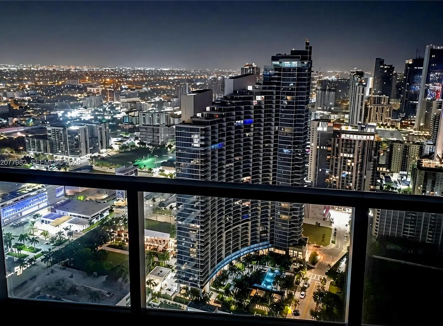 Quantum On The Bay Condo — Photo 1