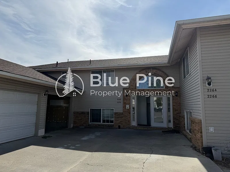 2 bed, 1.0 bath, 1000 sqft, $995 — Photo 1