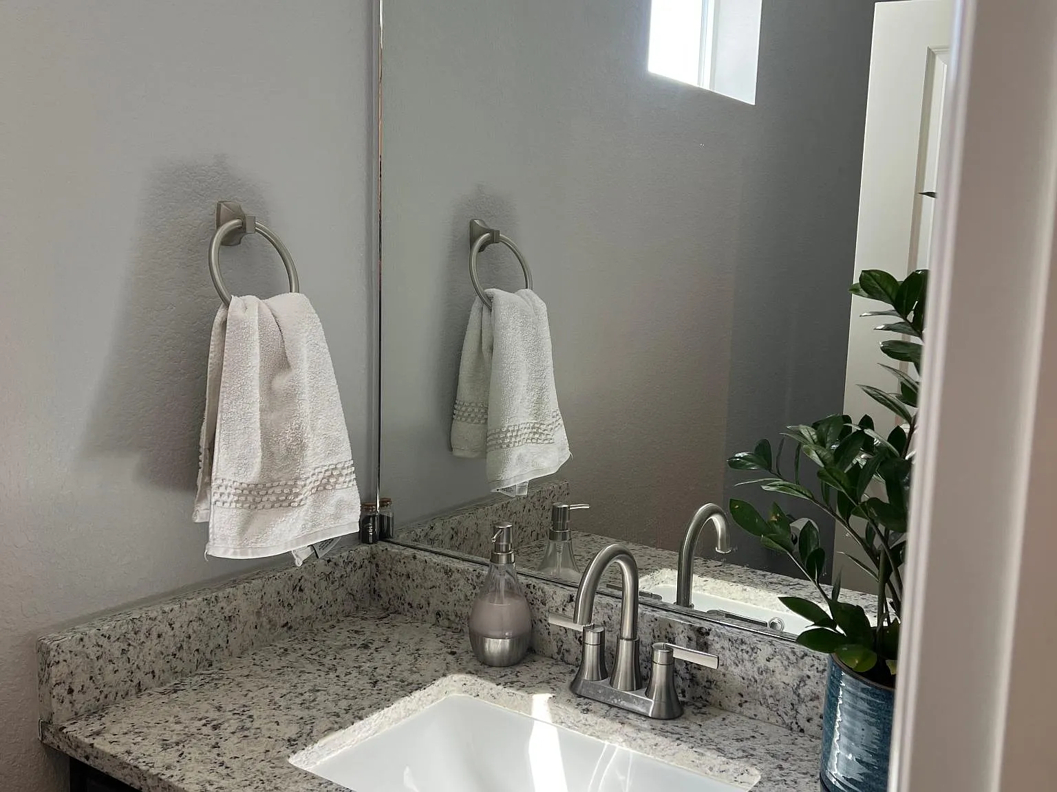 4 bed, 1852 sqft, $3,400 — Photo 4