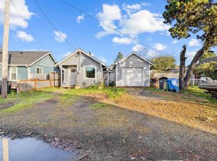 945 NE Commercial St, Waldport, OR 97394