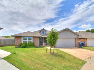 10724 SW 30th St, Yukon, OK 73099