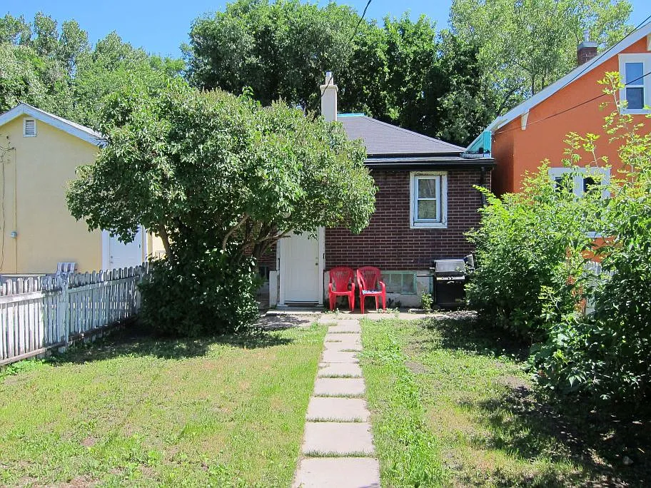 1964 Saint John St