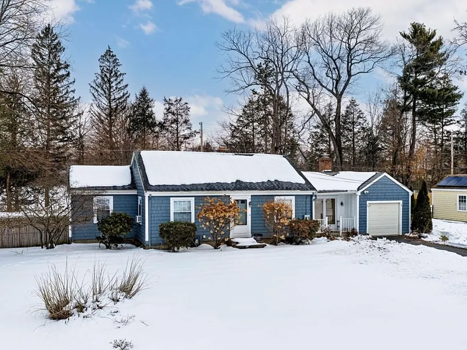 14 Loring Ln