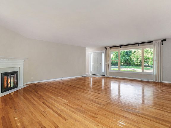 4th image of 624 Jennings Ln