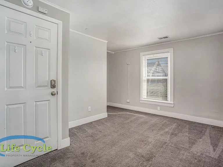 353 Atlas Ave SE #2 — Photo 8