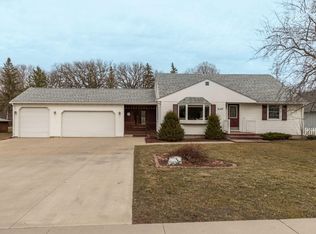 2147 Pinewood Rd SE, Rochester, MN 55904