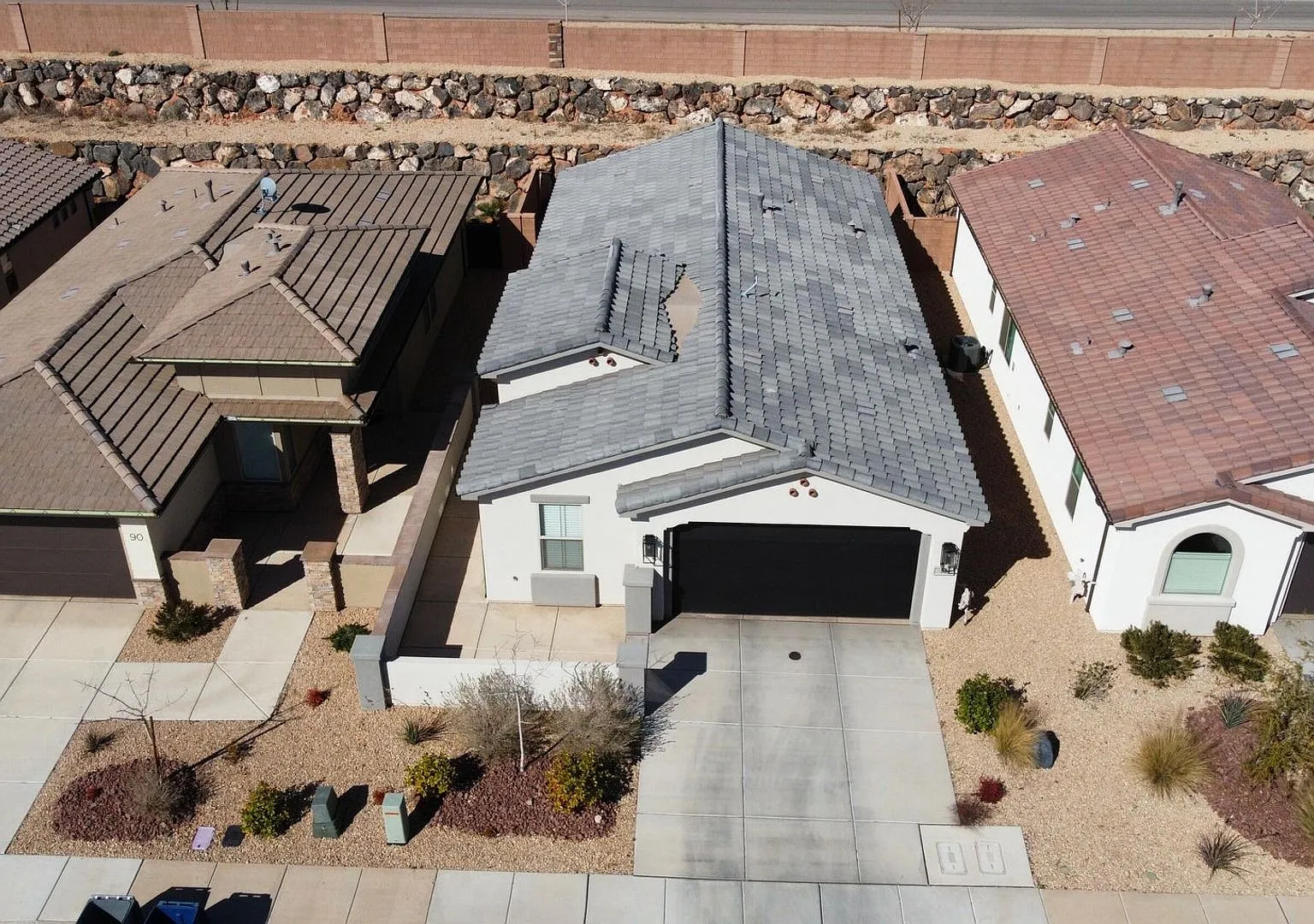 Available!! Beautiful Brio Home! Pet Friendly!! — Photo 2
