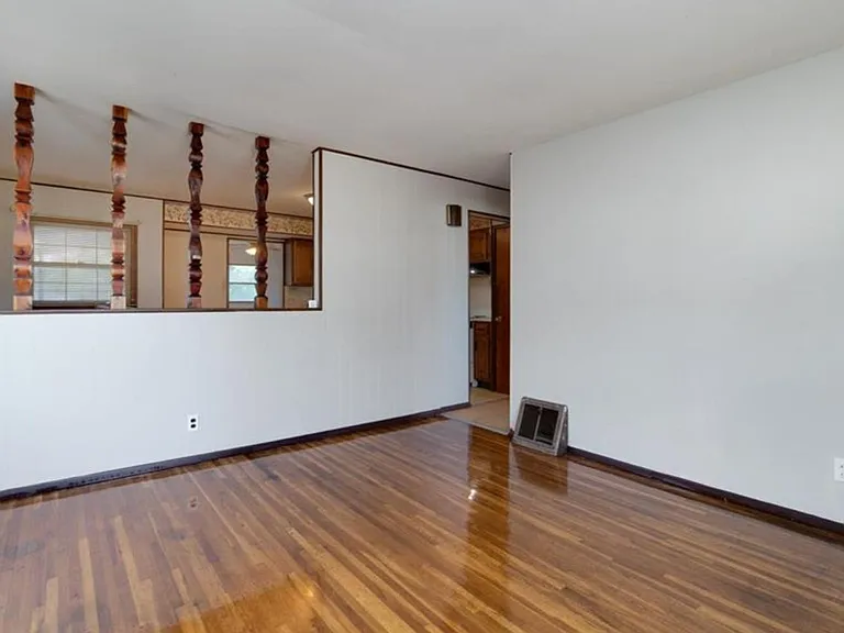 232 Cameron Rd — Photo 5
