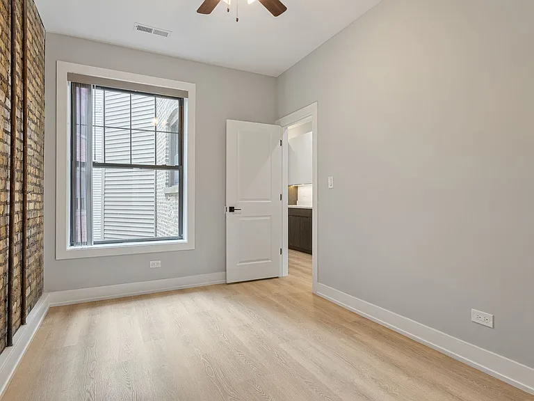 7642 N Eastlake Ter — Photo 35