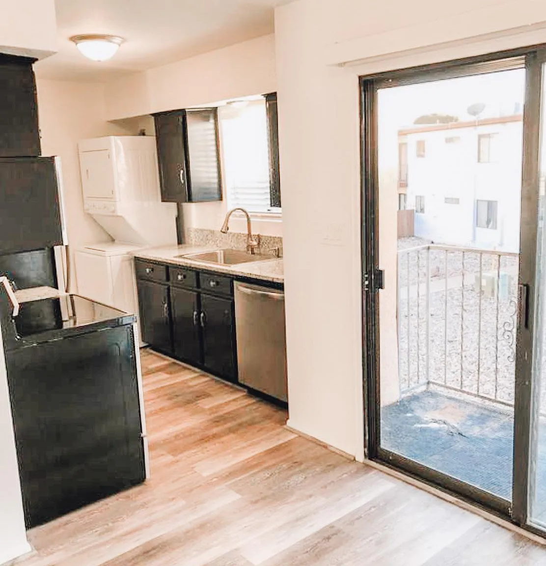 2 bed, 837 sqft, $1,050 — Photo 1