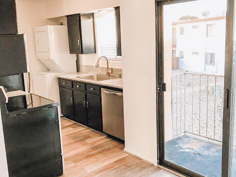 1136 Plaza Oro Loma