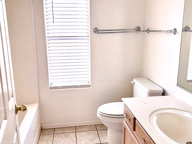7124 N 77th Dr — Photo 20