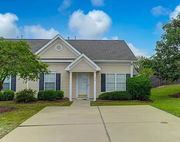 117 Avebury Ln — Photo 1