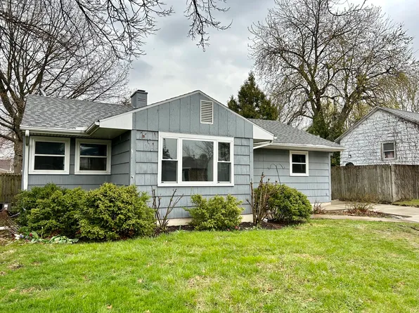1407 Calhoun St, Peru, IL 61354