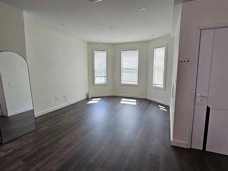 80 Adams St #3 — Photo 3