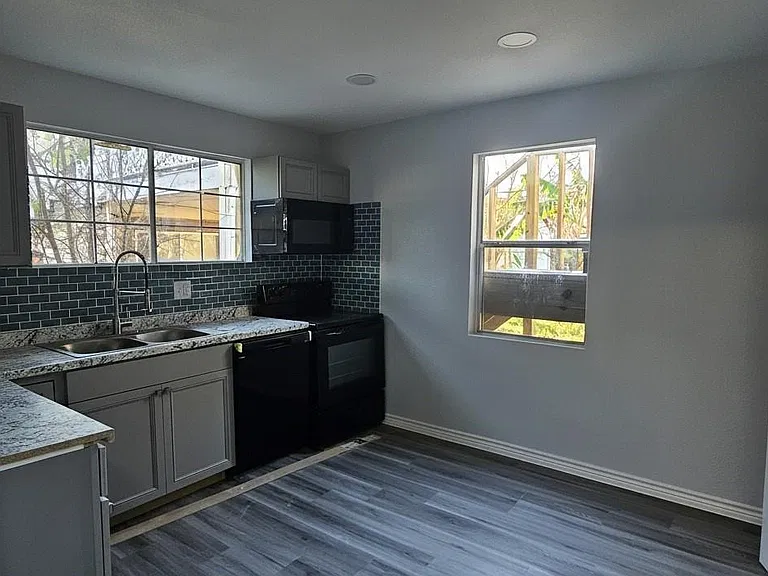 2634 Tidewater Dr — Photo 6